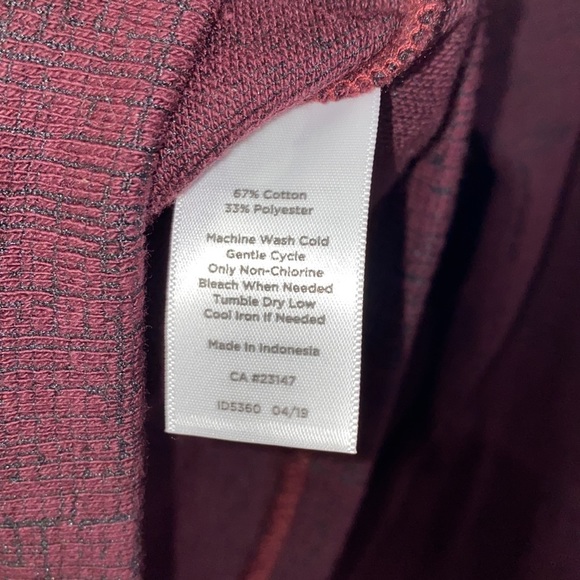 3/20🌟 Talbots bell sleeve blouse size XS maroon/black - Picture 8 of 8